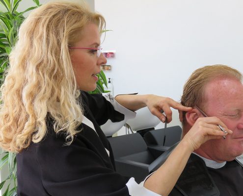 Korine Hairstylist Service Hairdresser 03